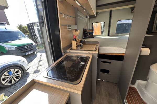 Camper Van LMC Innovan 590